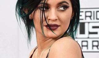 最年轻亿万富翁22岁